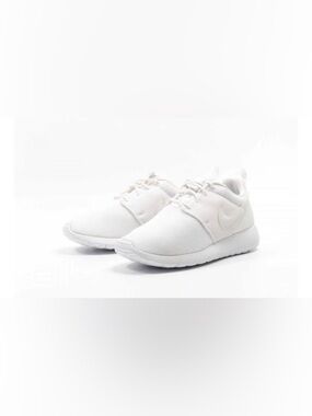 Women’s Lightweight White Knit Nike Roshes